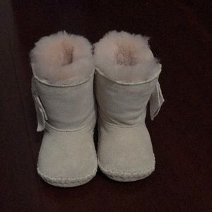 Baby girl uggs size 1 NWOT only tried on